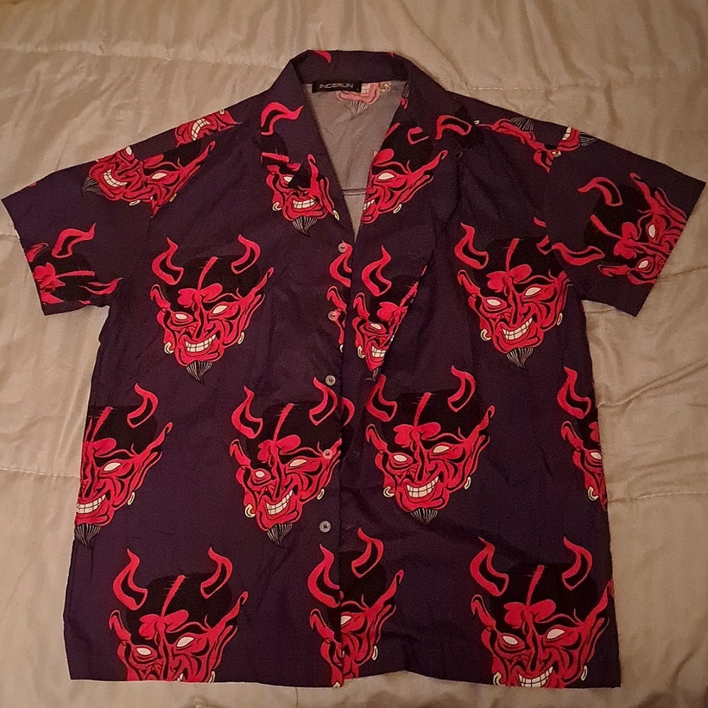 Devil-Print Button Up